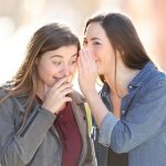 Kisah Dua Gadis yang Bergibah Saat Berpuasa